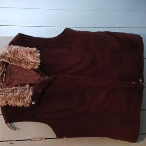 Faux Fur Collar Vest - Women's Brown Sleeveless Coat